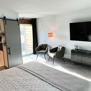 King Room Pool View